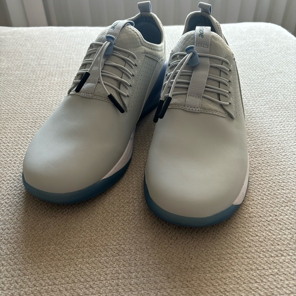 Clove Women’s Core Classic Grey Matter Slip Resistant Sneaker - Picture 11 of 16